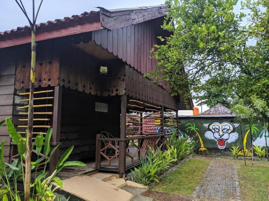 C Point Krui Bed and Breakfast Εξωτερικό φωτογραφία